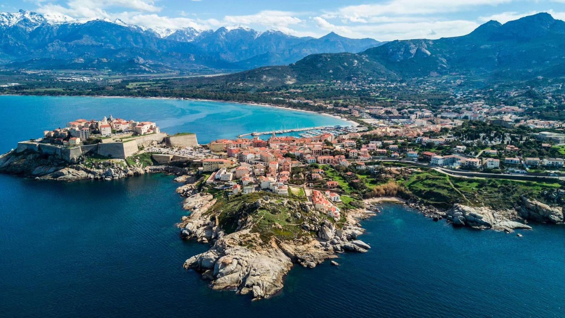 T3 Les Pieds Dans L'eau * Calvi (Corsica)